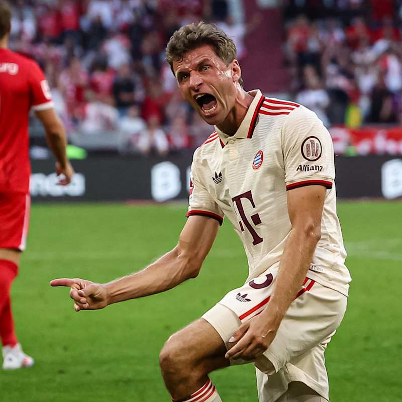 Win a FC Bayern 3rd shirt signed by Muller